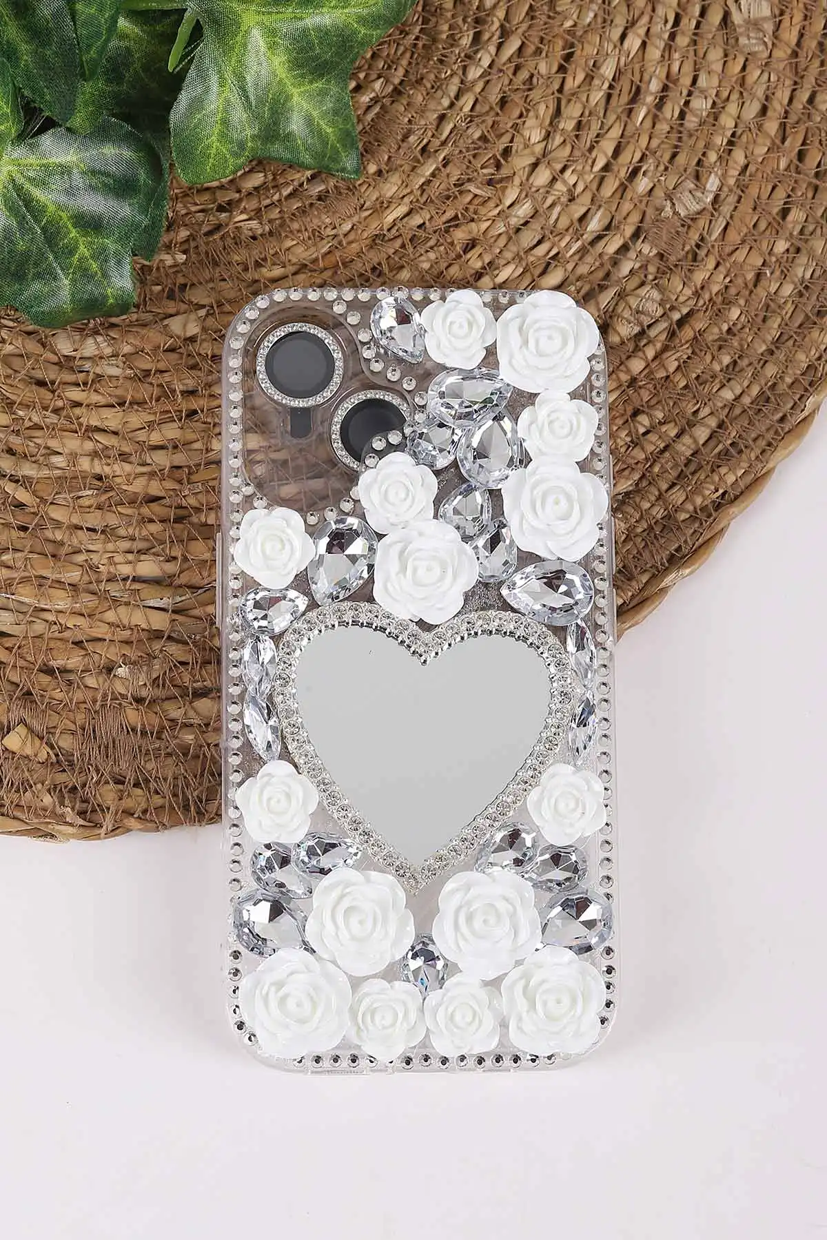 Gümüş TeknoCase İPhone 16 Uyumlu Beauty Case Serisi Lens Hediyeli Premium Sert Silikon Telefon Kılıfı 430456