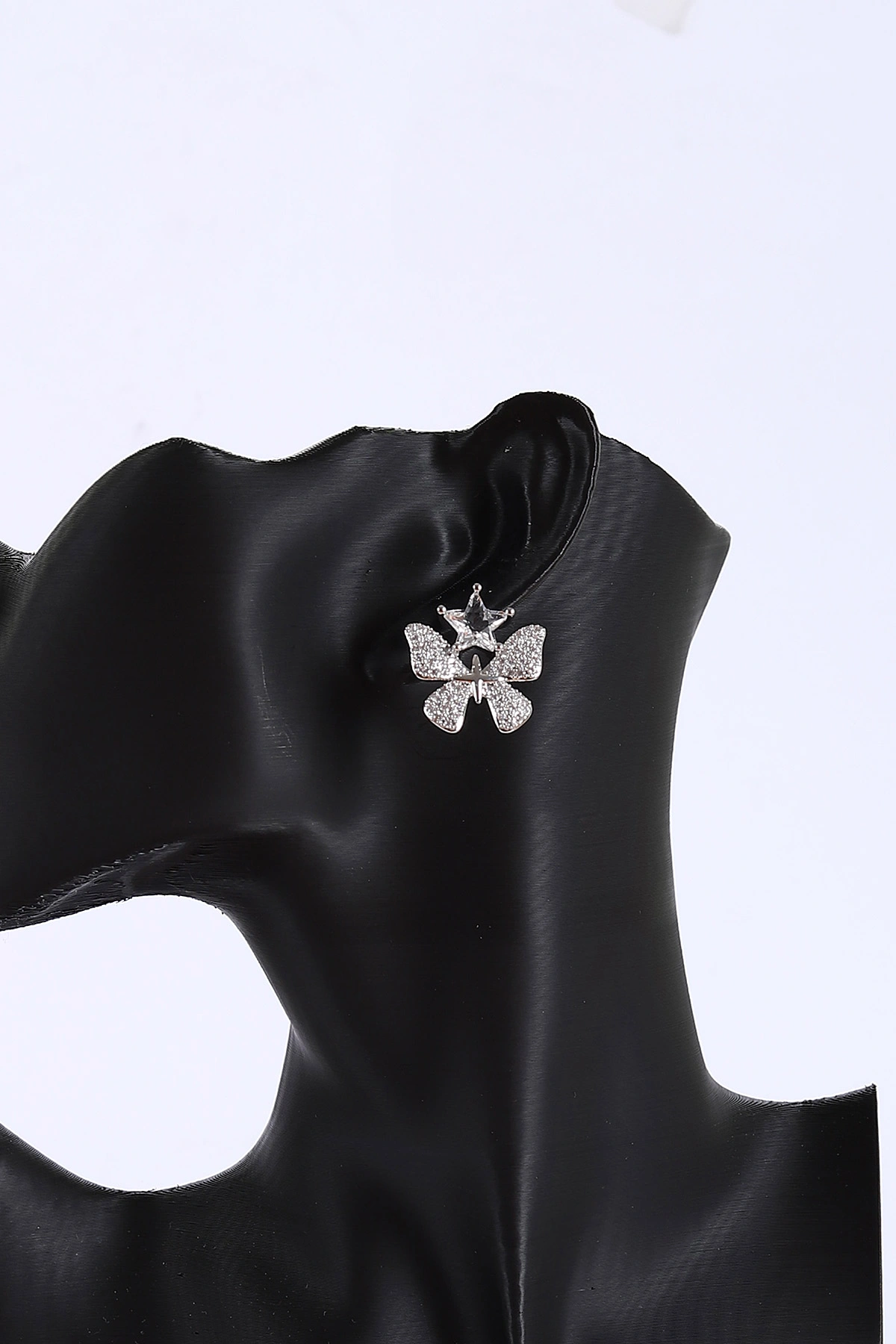 Gümüş Yıldız ve Kelebek Model Küpe 371522