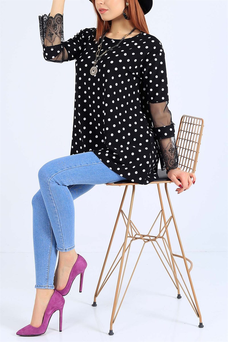 Güpür Detay Puantiyeli Siyah Bluz 25481B