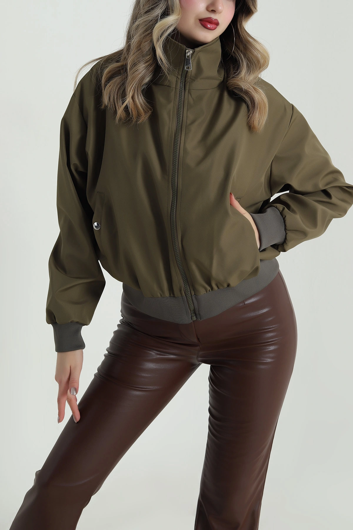 Haki Astarlı Cepli Kadın Mont 488355
