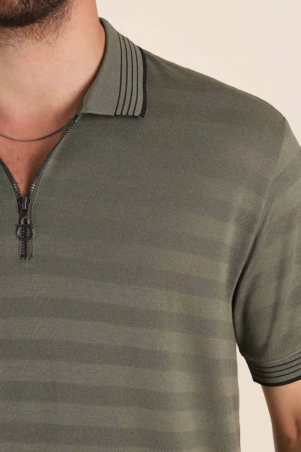 Haki Relaxed Fit Çizgi Dokulu Fermuarlı Polo Yaka Basic Erkek Tİşört 370232