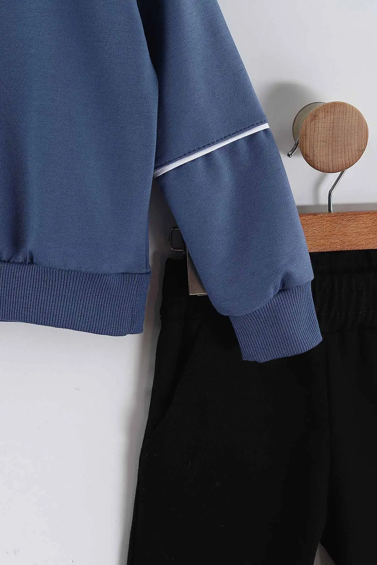 İndigo (3-10 Yaş) Some The One Kabartma Baskılı Sweatli Gabardin Pantolonlu Erkek Çocuk 2'li Takım 443339