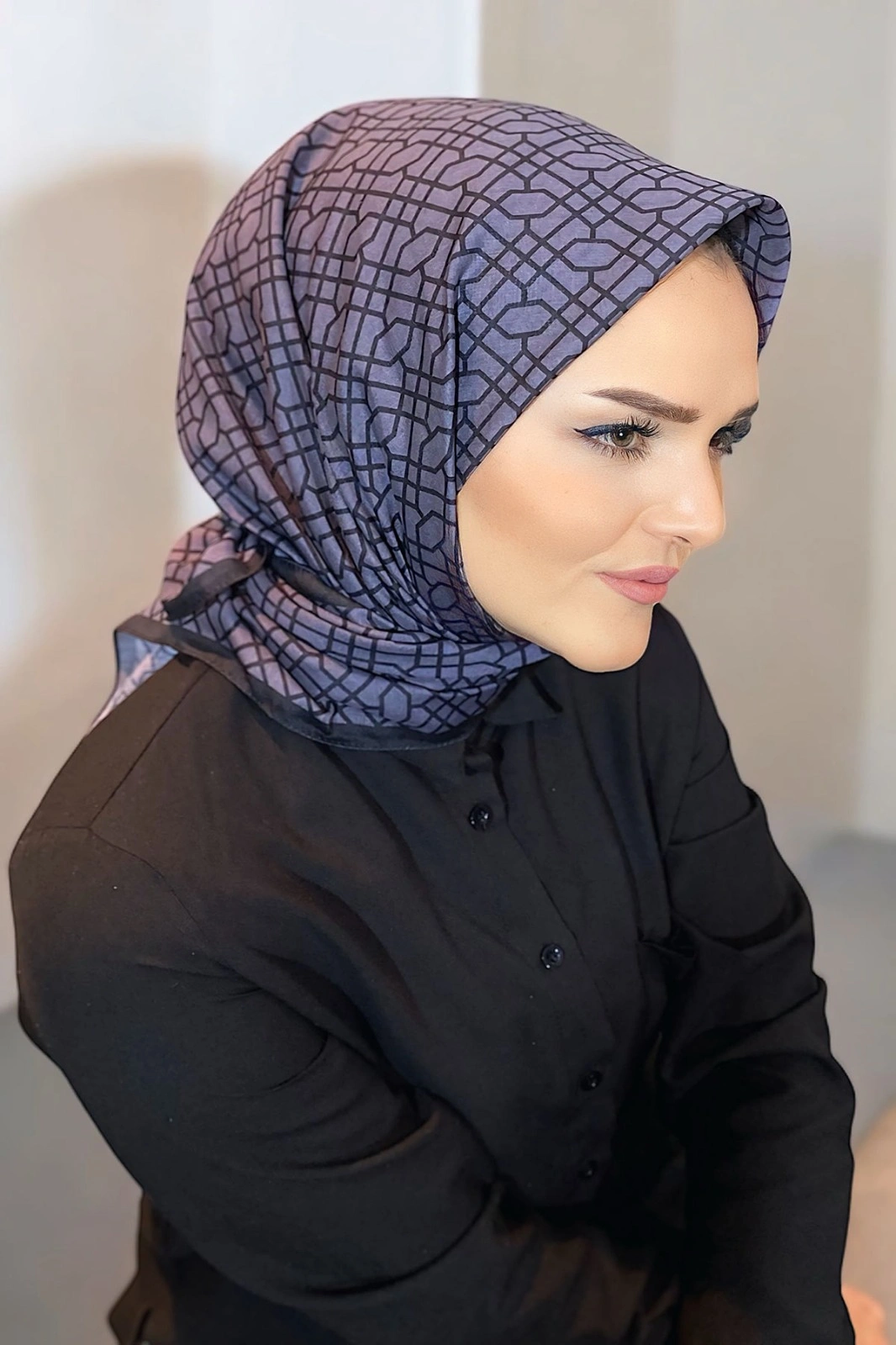 İndigo 90x90 Cm Dijital Baskı Koza Desenli Pamuk Eşarp 349478