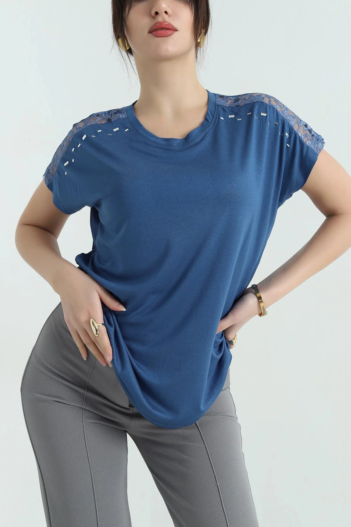 İndigo Güpürlü Taşlı Çilek Kumaş Bluz 334564