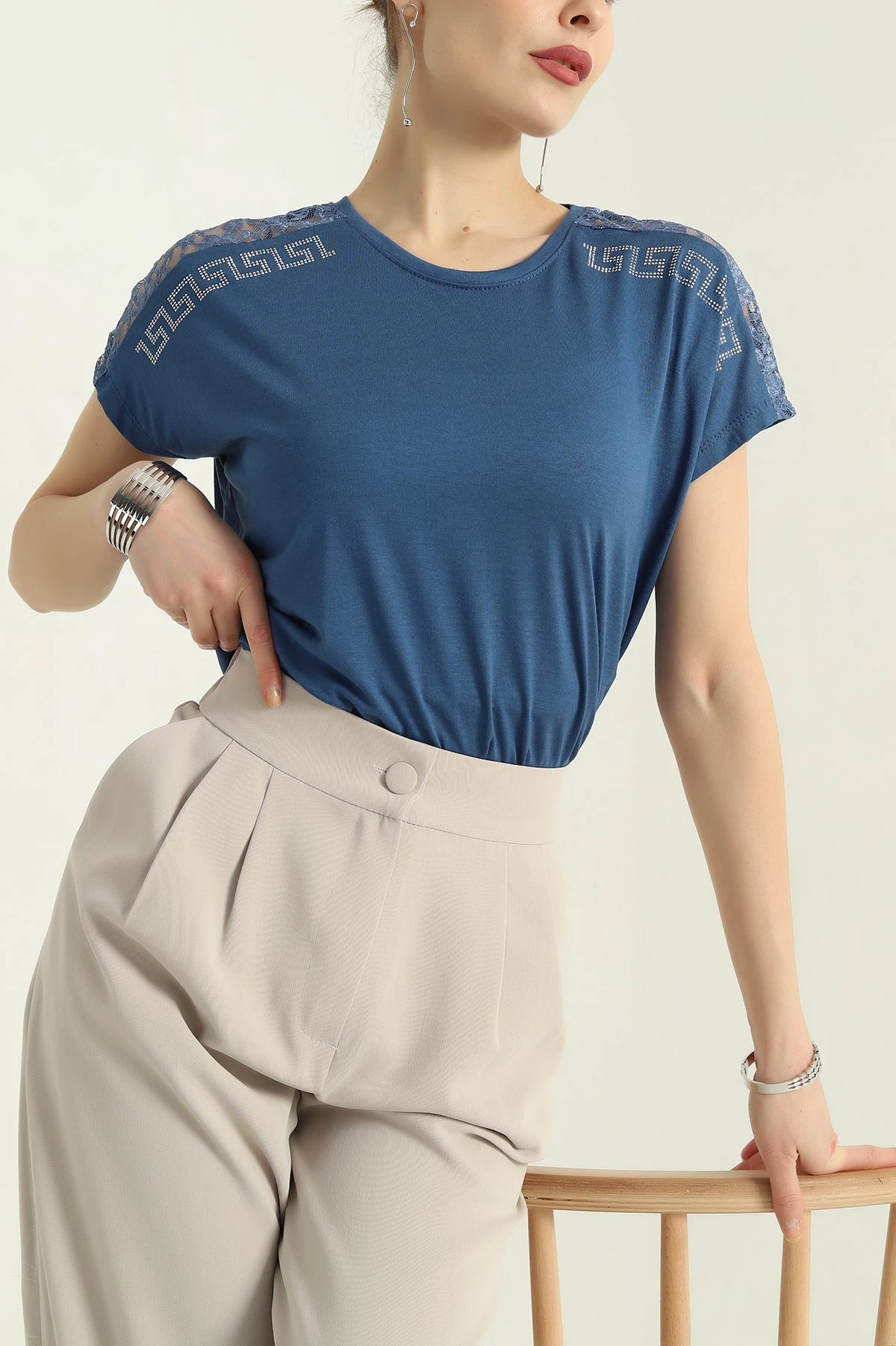 İndigo Taşlı Güpürlü Çilek Kumaş Bluz 334571