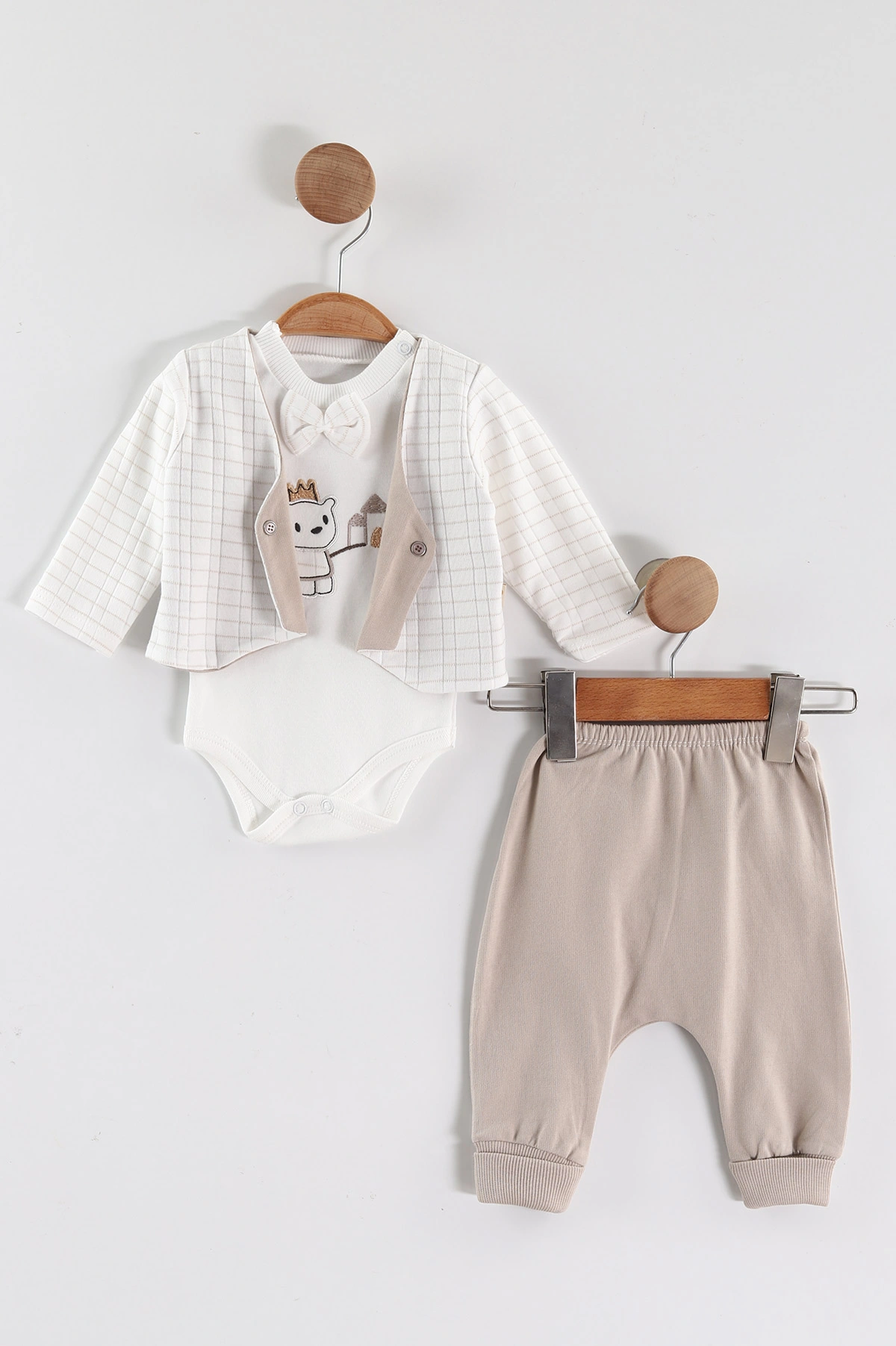 Kahve (0-9 Ay) Taçlı Ayı Nakışlı Zıbınlı ve Ceketli  Erkek Bebek 3'lü Takım 456346