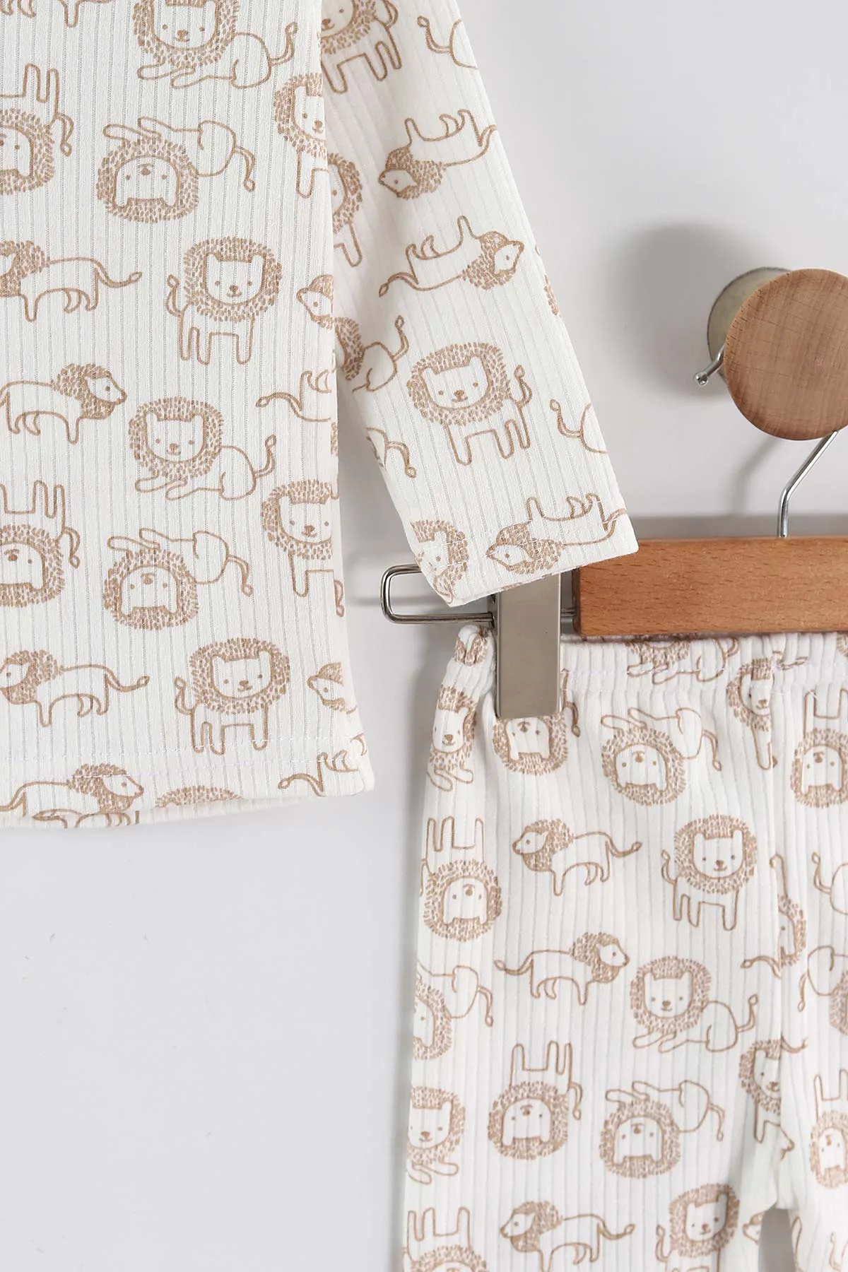 Kahve (1-3 Yaş) Aslan Desenli Raporlu Çocuk Pijama Takım 459402