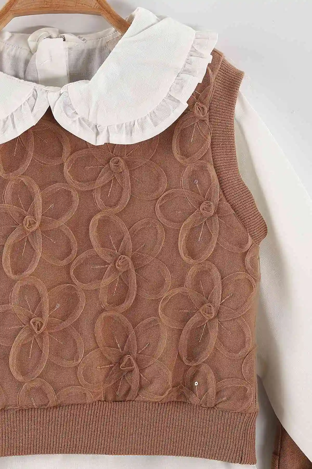 Kahve (1-5 Yaş) Bebe Yaka Keten Gömlekli Çiçekli Süveterli Gabardin Pantolonlu Kız Çocuk 3'lü Takım 442763