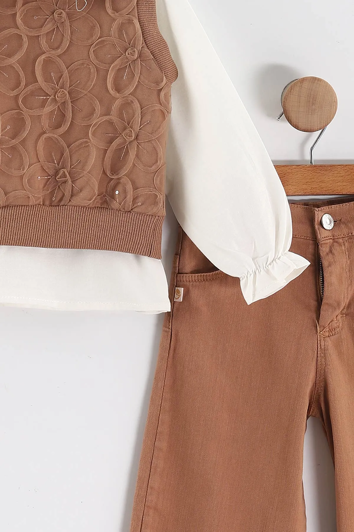 Kahve (1-5 Yaş) Bebe Yaka Keten Gömlekli Çiçekli Süveterli Gabardin Pantolonlu Kız Çocuk 3'lü Takım 442763