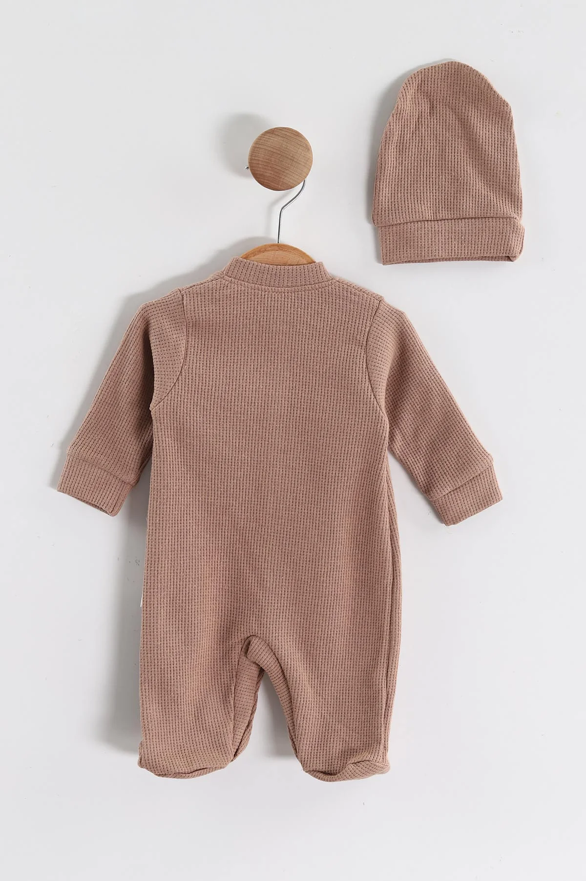 Kahve (1-9 Ay)Waffle Nakışlı Çıtçıtlı Şapkalı Erkek Bebek Tulum 434703