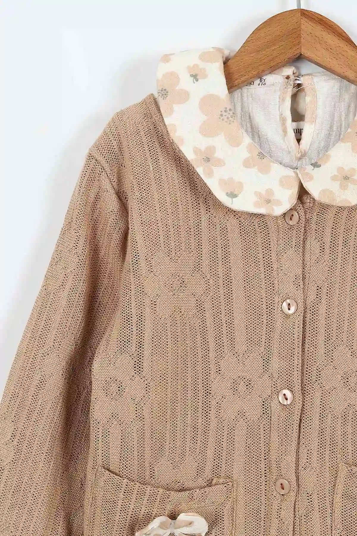 Kahve (1-9 Yaş)Çiçekli Müslin Gömlekli Örgü Hırkalı ve Pantolonlu   Kız Çocuk 3'lü Takım 413508