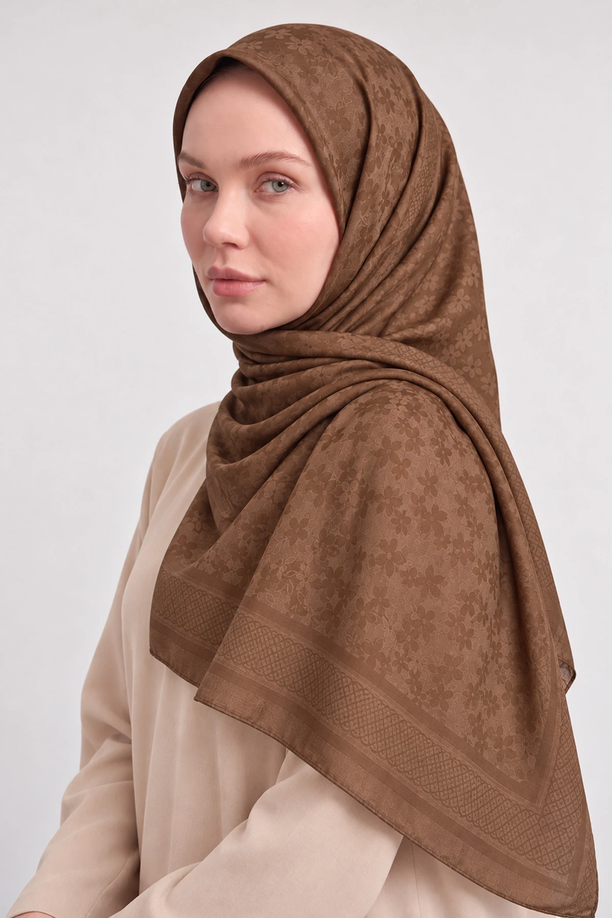 Kahve 100x100 Cm Aura İpeksi Premium Pano Jakar Eşarp 494334