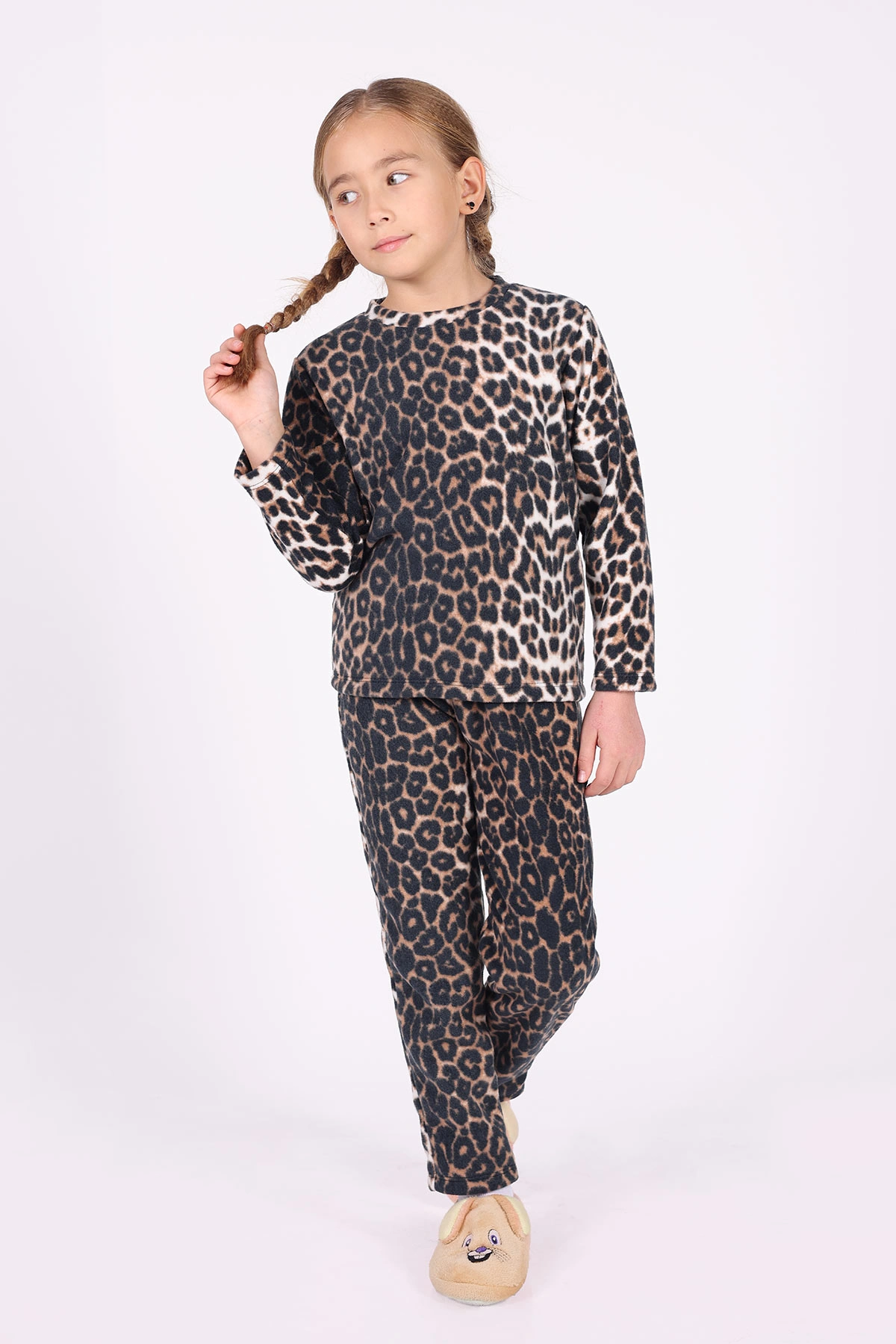 Kahve (4-12 Yaş) Leopar Desenli Polar Kumaş Kız Çocuk Pijama Takımı 327463