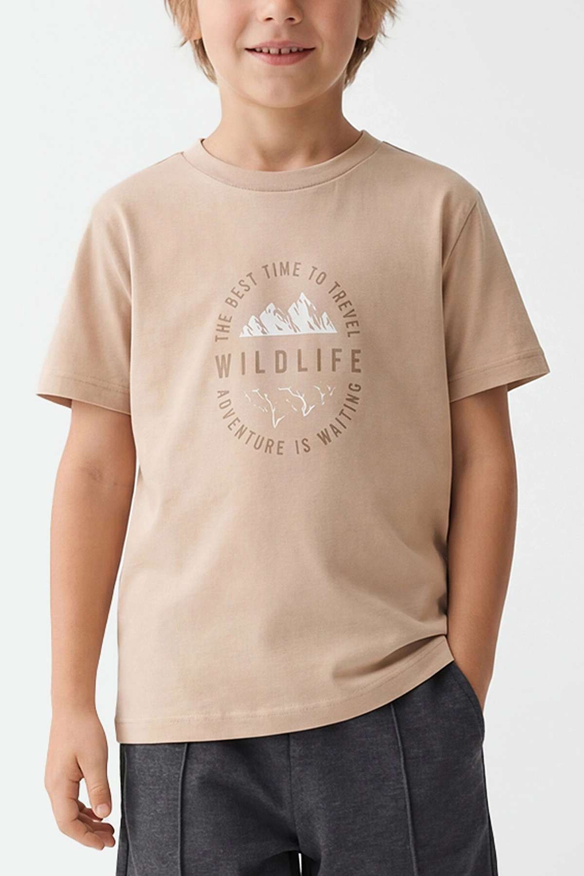 Kahve (6-14 Yaş) Wildlife Baskılı Tişörtlü ve Çimalı Şortlu Erkek Çocuk Yazlık Takım 453512