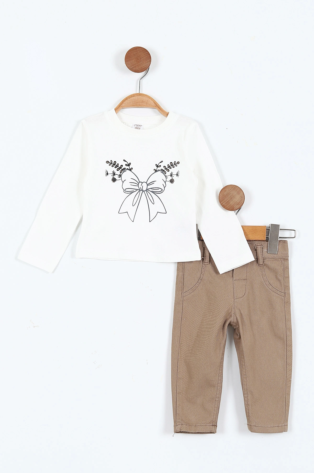 Kahve (6-24 Ay) Çiçek Aksesuarlı Baskılı Sweatli Ceketli ve Pantolonlu Kız Bebek 3'lü Takım 408392