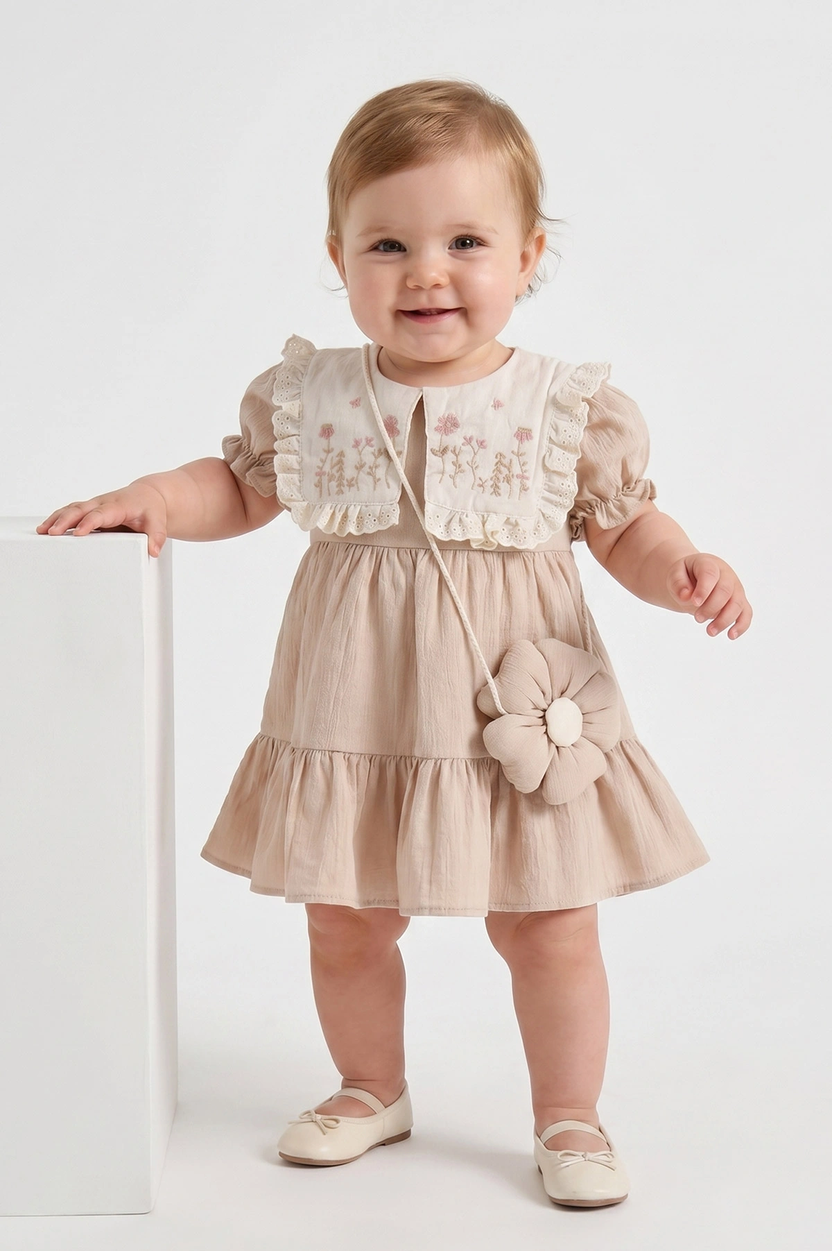 Kahve (6-24 Ay)Yakası Nakışlı Fistolu Müslin Kız Bebek Elbise 467273