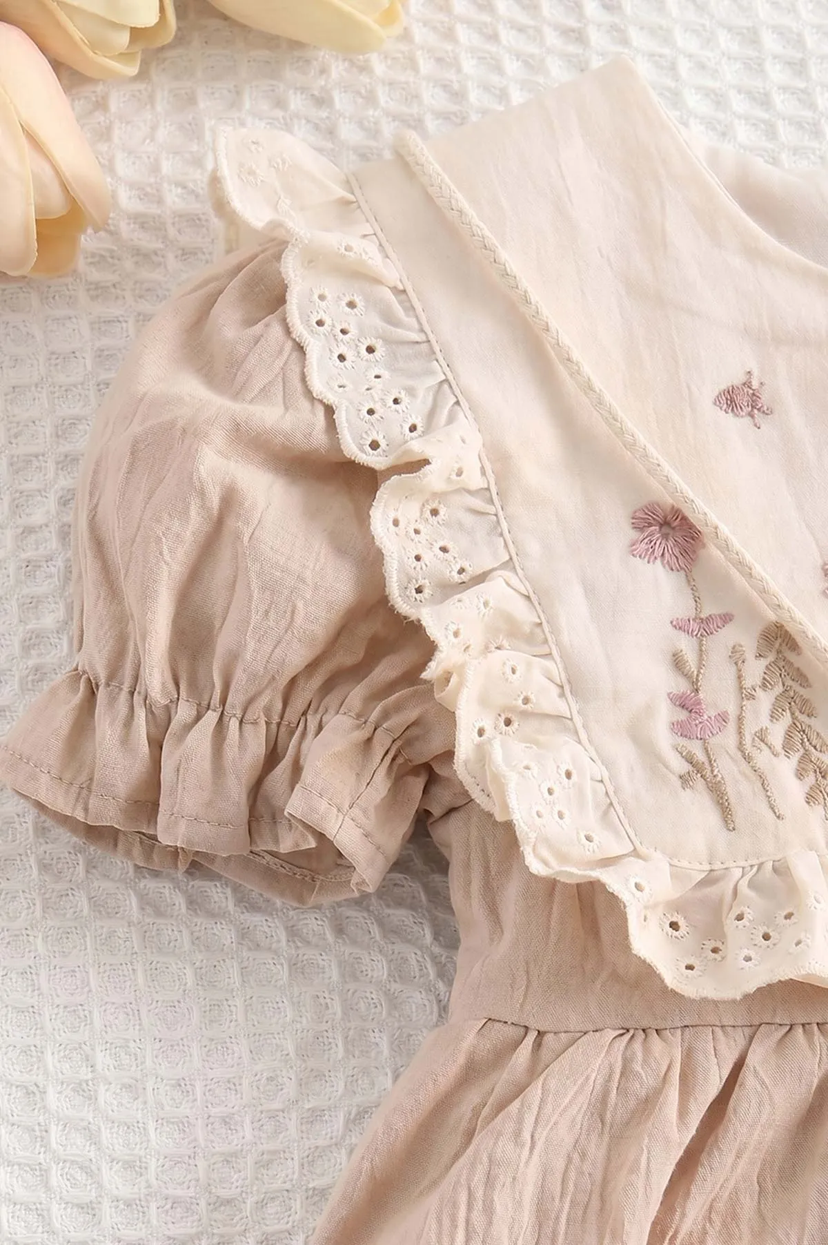 Kahve (6-24 Ay)Yakası Nakışlı Fistolu Müslin Kız Bebek Elbise 467273