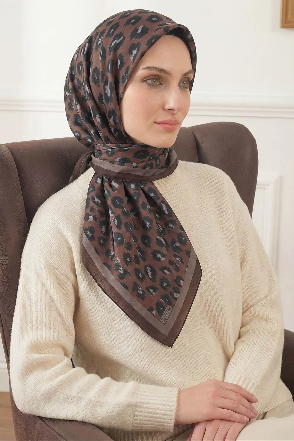Kahve 90x90 Cm Dijital Baskılı Desenli Tülbent Eşarp 428612