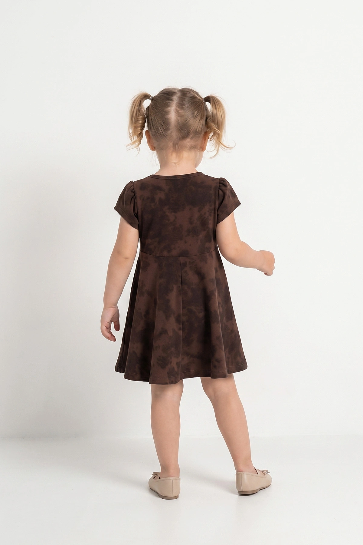 Kahverengi (2-6 Yaş) Büyük Fiyonklu İncili Batik Desen Süprem Kız Çocuk Elbise 459016
