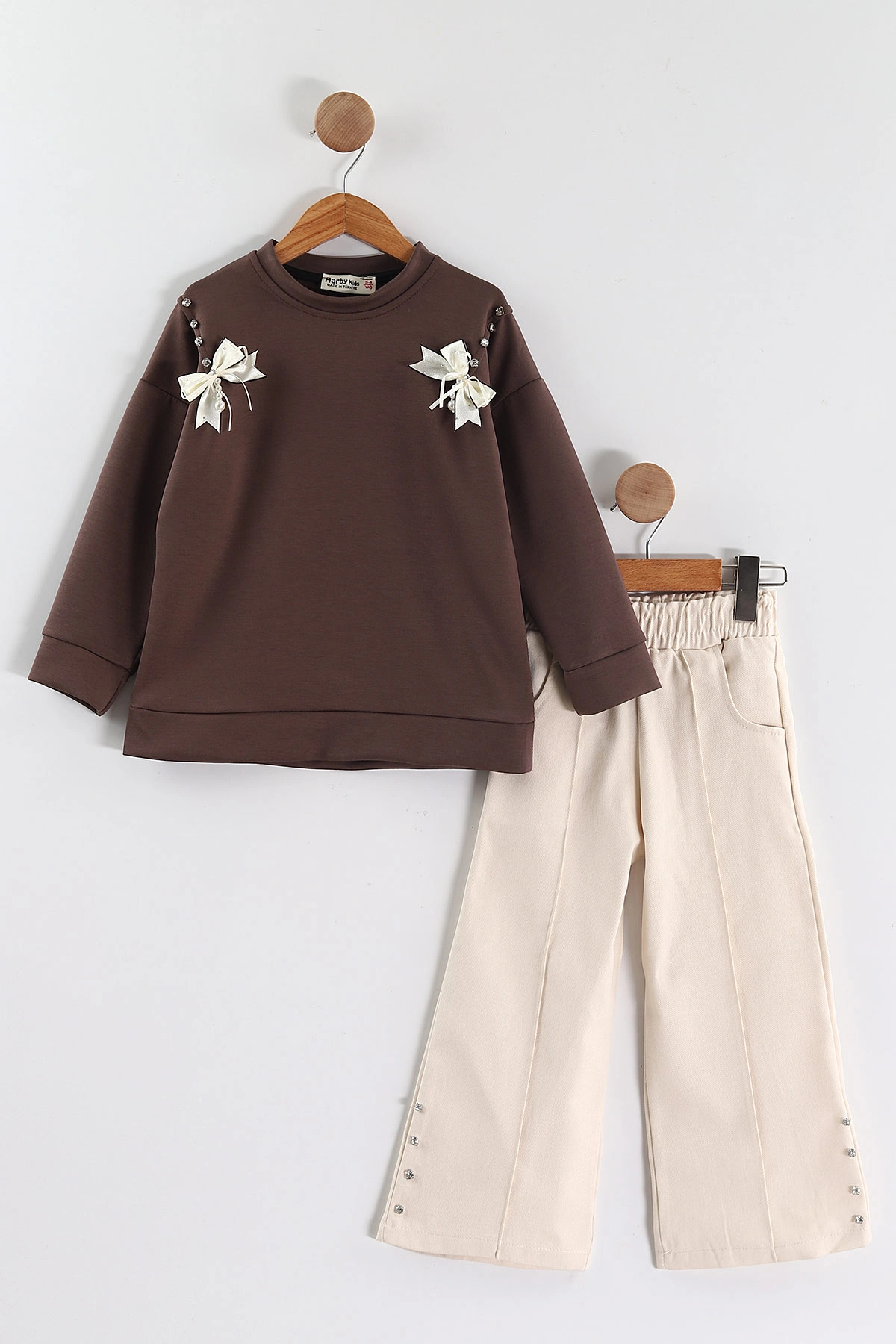 Kahverengi 3-10 Yaş) Fiyonk ve Taş Nakışlı Oysho Sweatli Gabardin Pantolonlu Kız Çocuk 2'li Takım 439890
