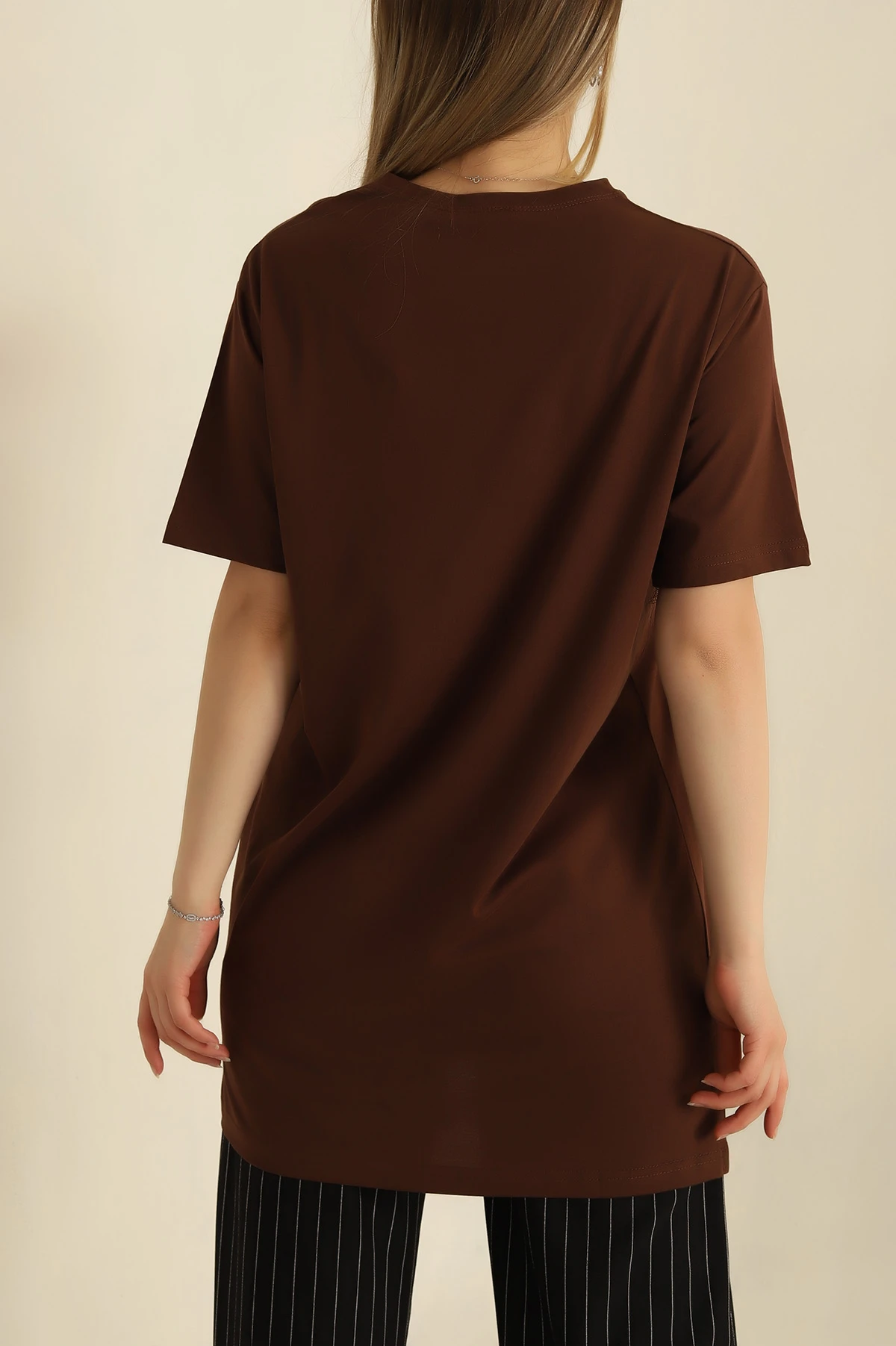 Kahverengi Bisiklet Yaka Oversize Tişört 260958