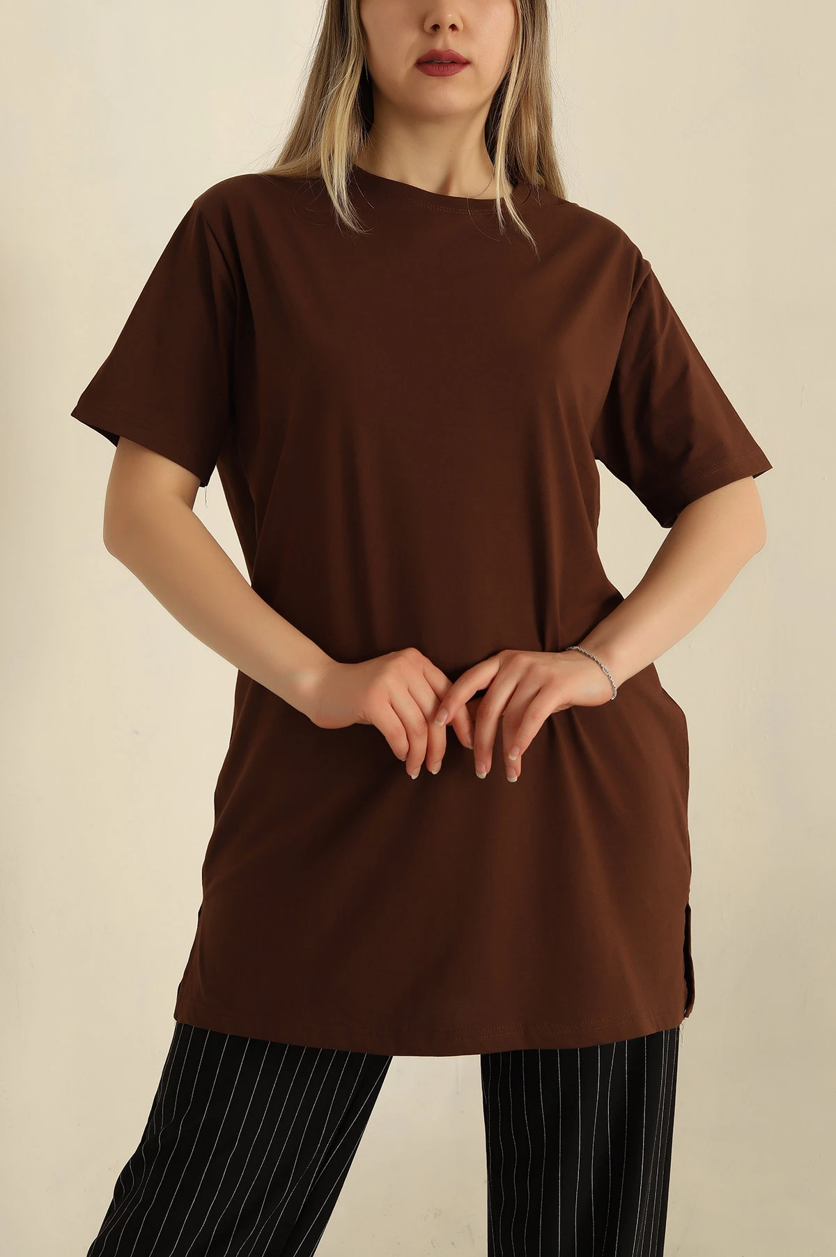 Kahverengi Bisiklet Yaka Oversize Tişört 260958