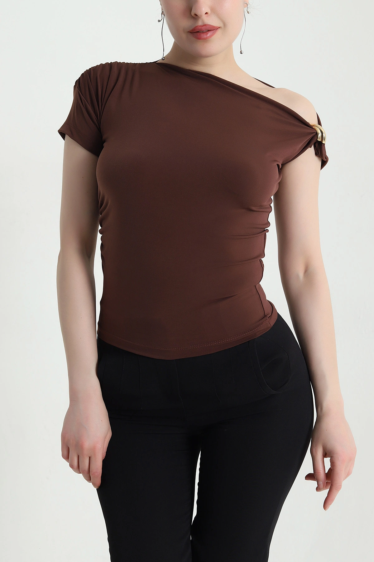 Kahverengi Büzgülü Tokalı Sandy Kadın Bluz 454936