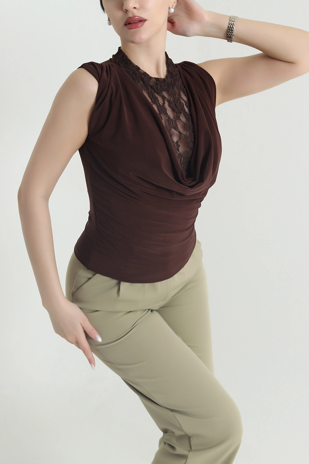 Kahverengi Dantelli Sandy Kadın Bluz 442595