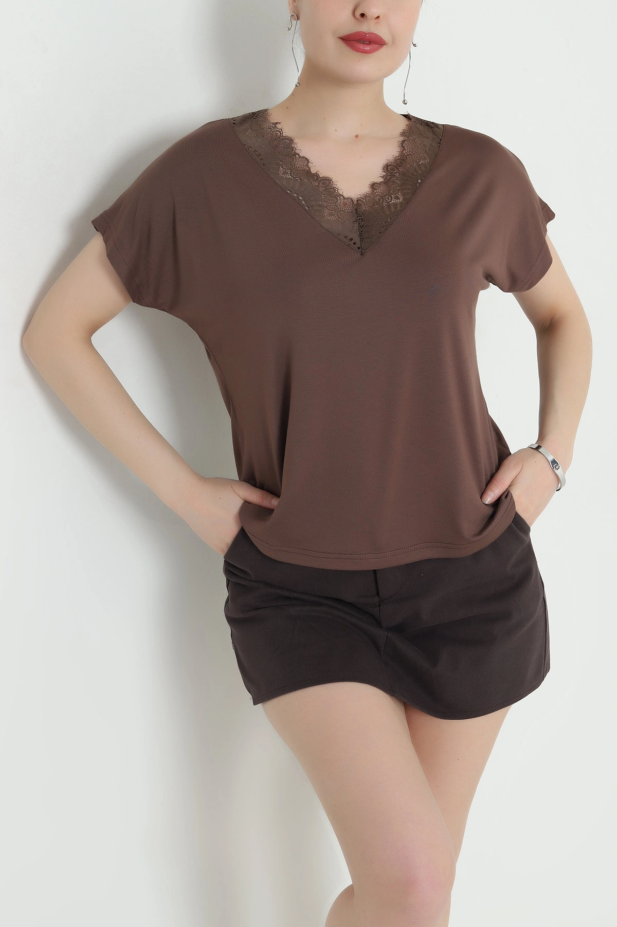 Kahverengi Dantelli Yaka Viskon Kadın Bluz 454388