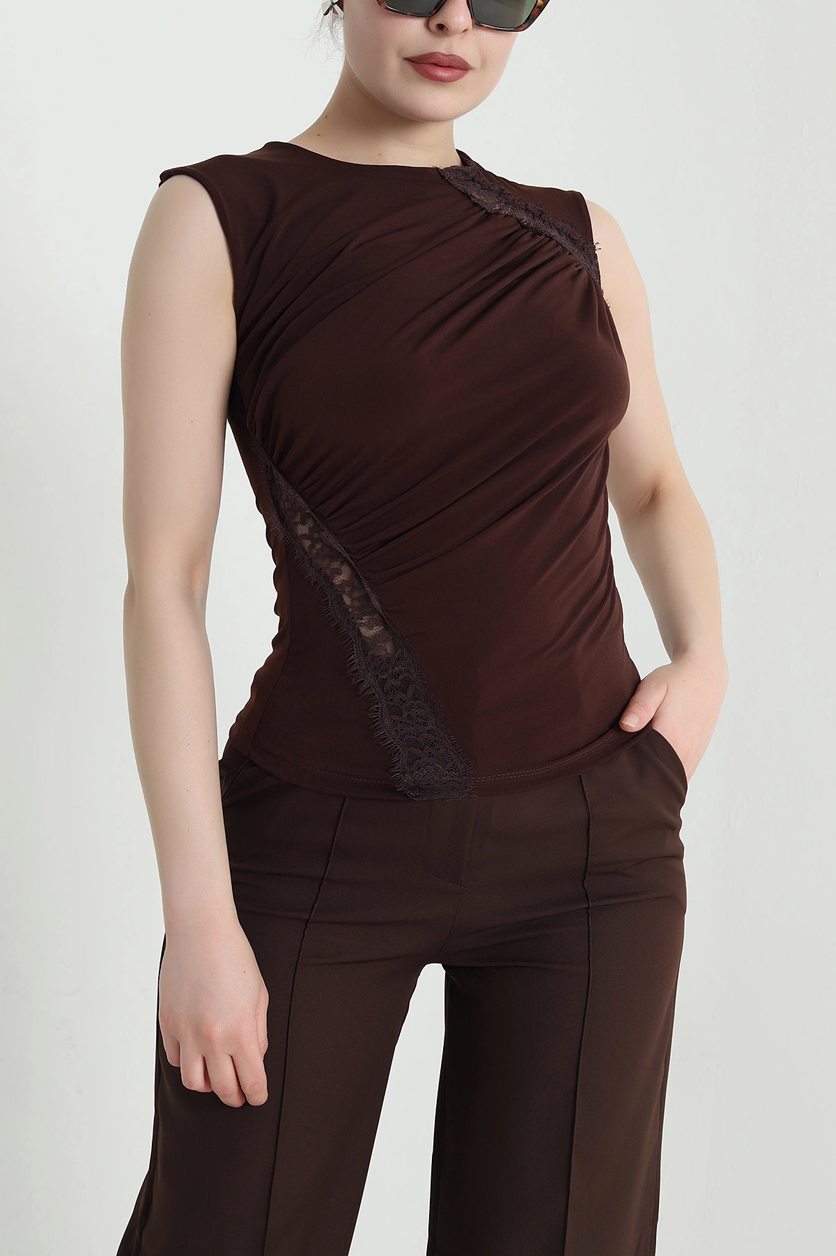 Kahverengi Drapeli Dantelli Sandy Kadın Bluz 453000