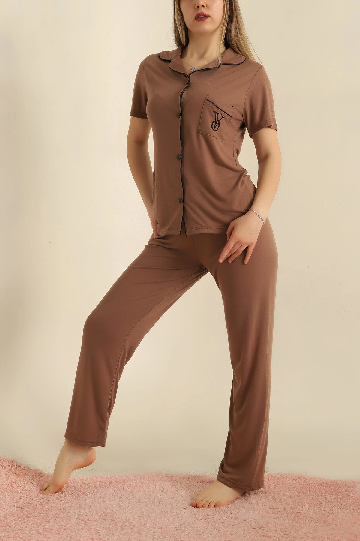 Kahverengi Düğmeli Viskon Bayan Pijama Takımı 251600