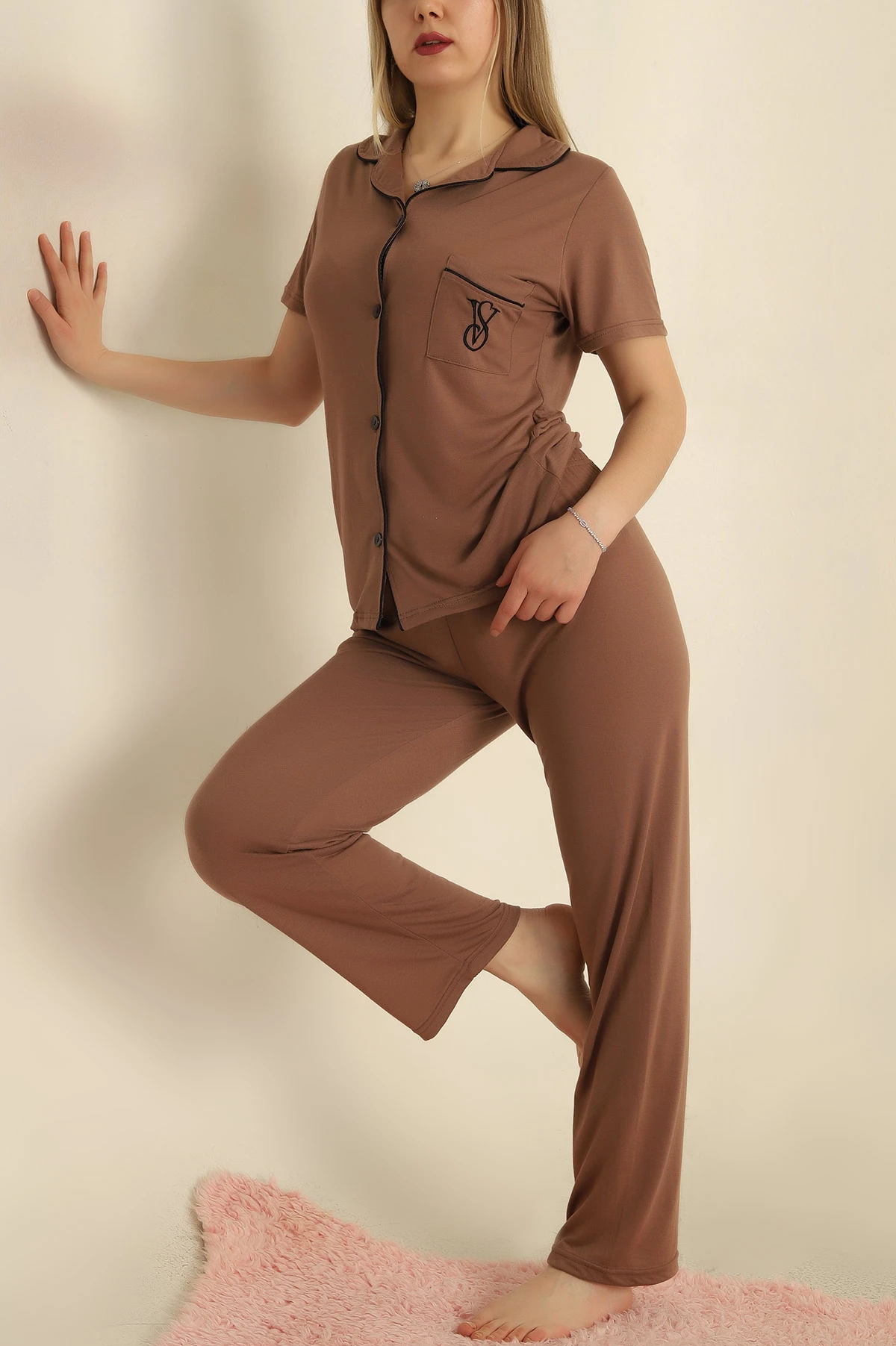 Kahverengi Düğmeli Viskon Bayan Pijama Takımı 251600