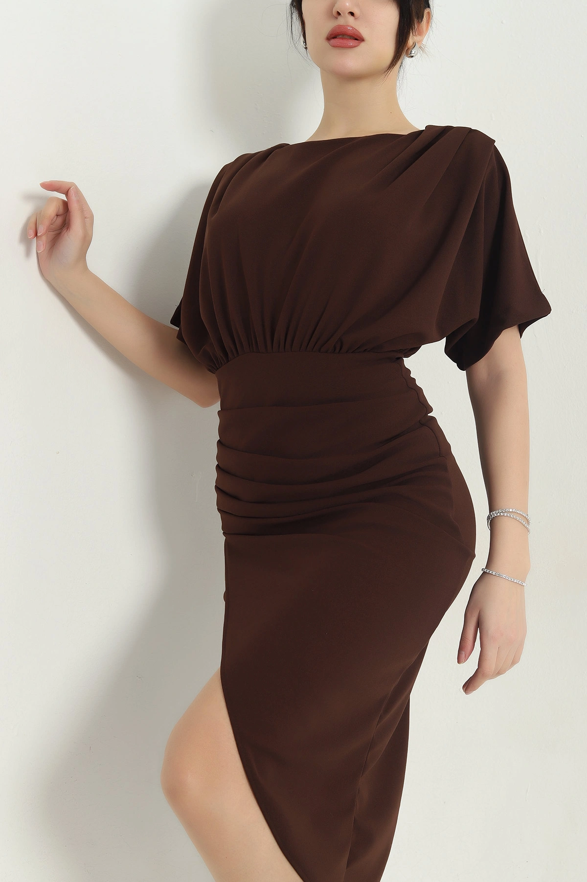 Kahverengi Fermuarlı Yarasa Kol Crep Elbise 342974