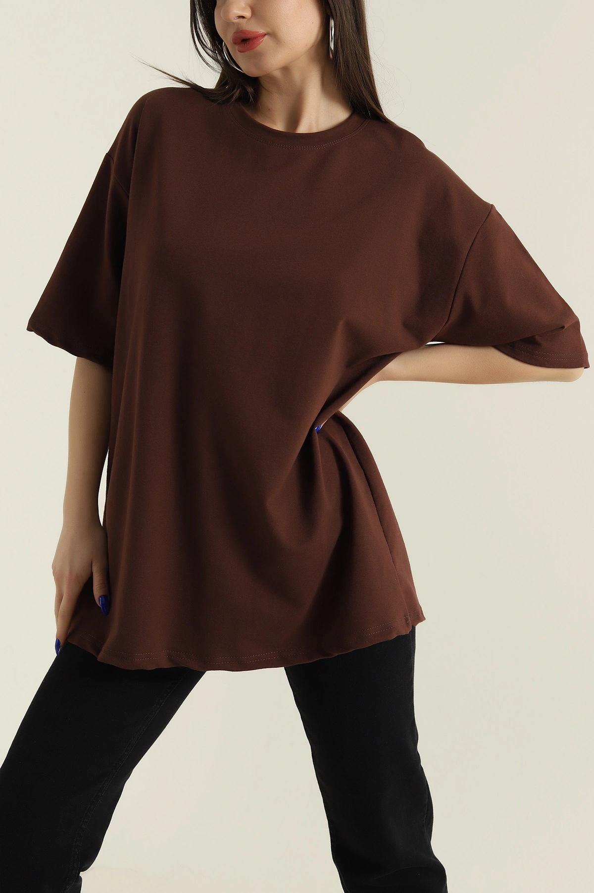 Kahverengi İki İp Bisiklet Yaka Kadın Oversize Tişört 423911