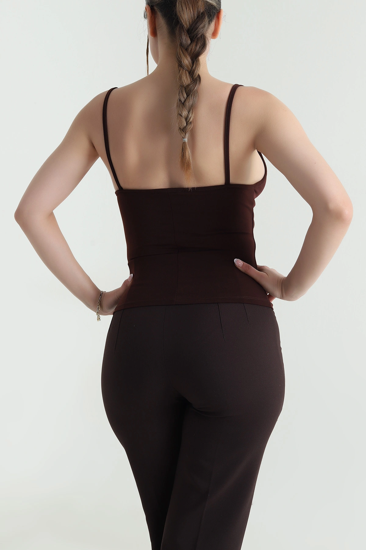 Kahverengi İp Askılı Sandy Kadın Bluz 476480