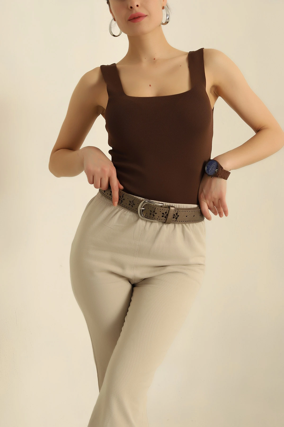 Kahverengi Kare Yaka Polyemid Bluz 260369