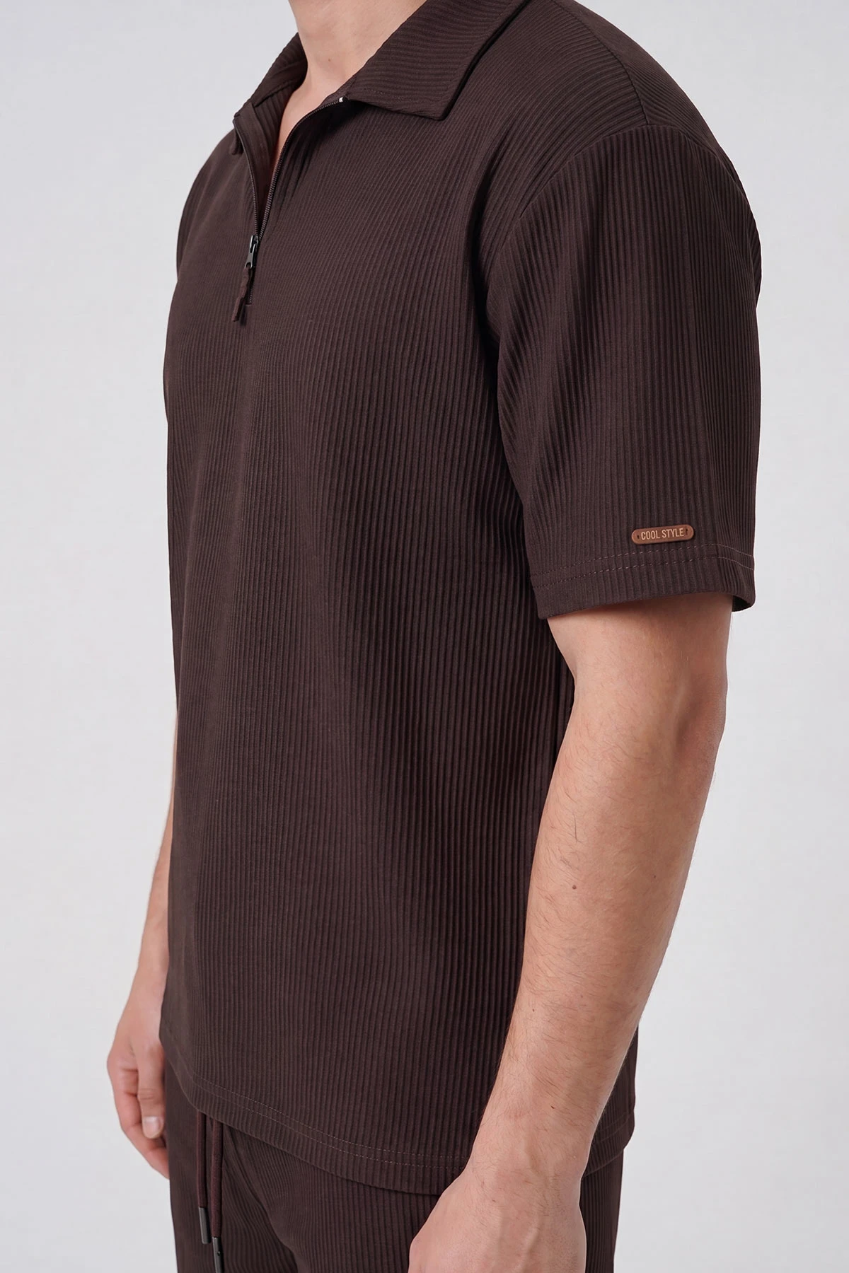 Kahverengi Look Kumaş Yarım Fermuarlı Erkek Şortlu Takım 467647
