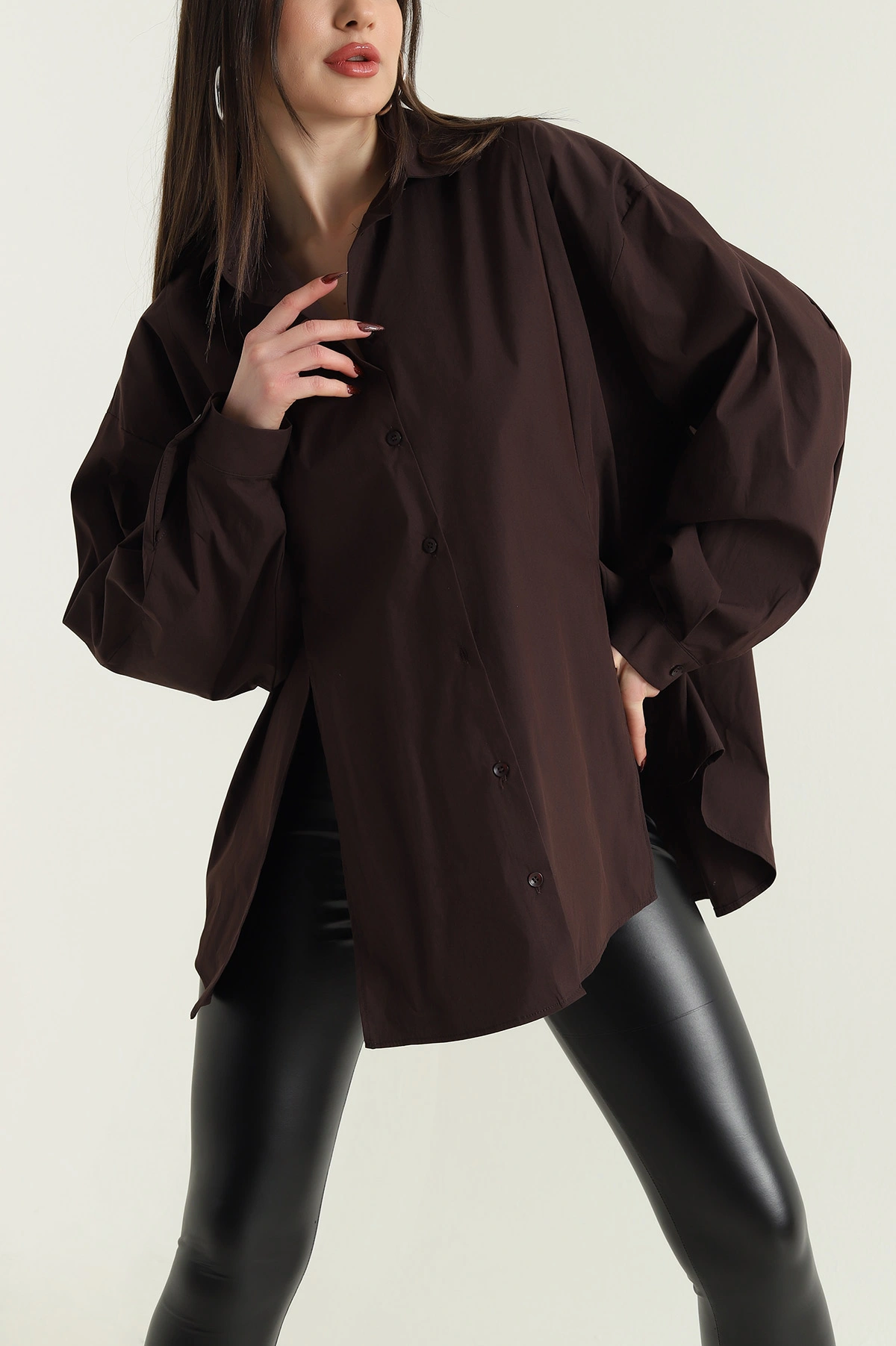 Kahverengi Önü Yırtmaçlı Oversize Paper Kadın Gömlek 429892
