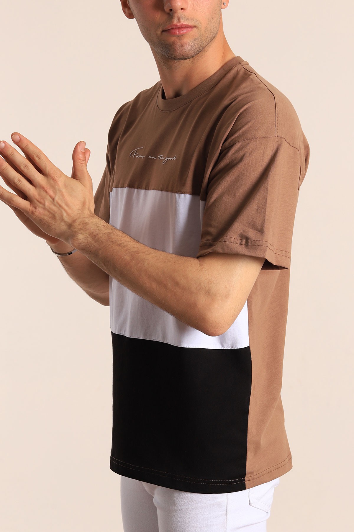 Kahverengi Oversize Parçalı Yazı Detay Erkek Tişört 184318
