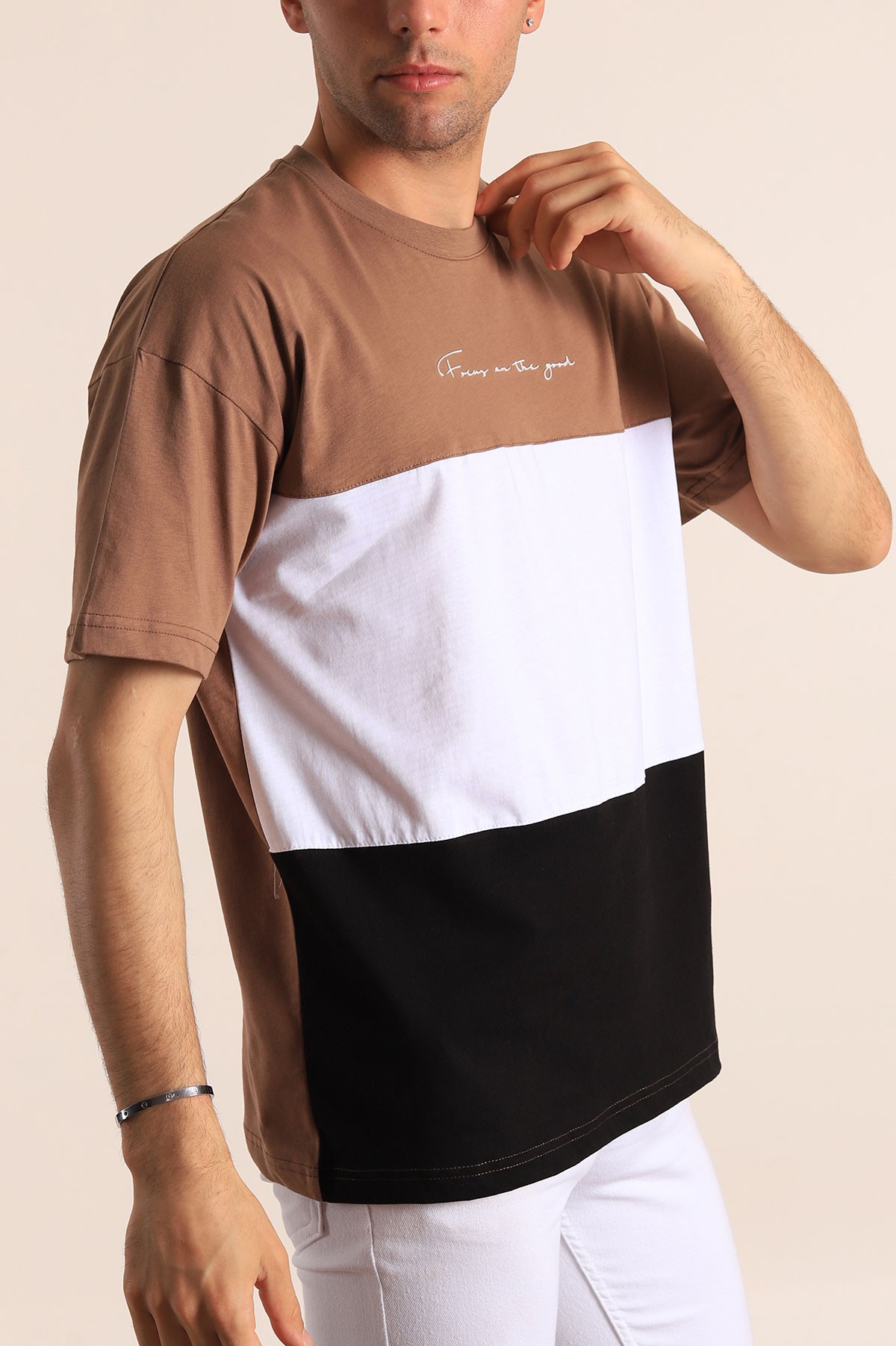 Kahverengi Oversize Parçalı Yazı Detay Erkek Tişört 184318
