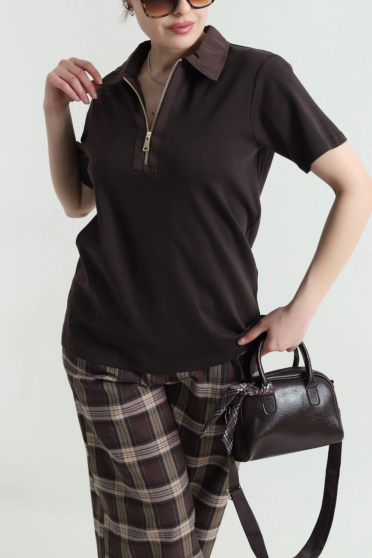 Kahverengi Polo Yaka Kristal Kadın Bluz 449063