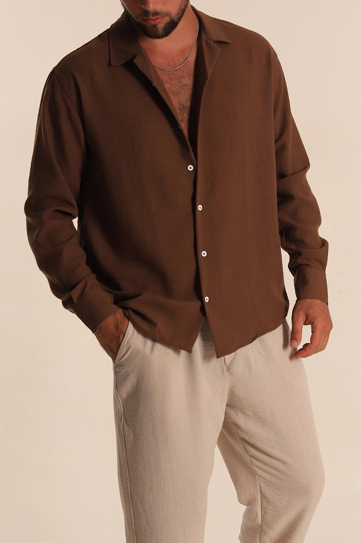Kahverengi Relaxed Fit Bambu Keten Apaş Yaka Erkek Gömlek 285490