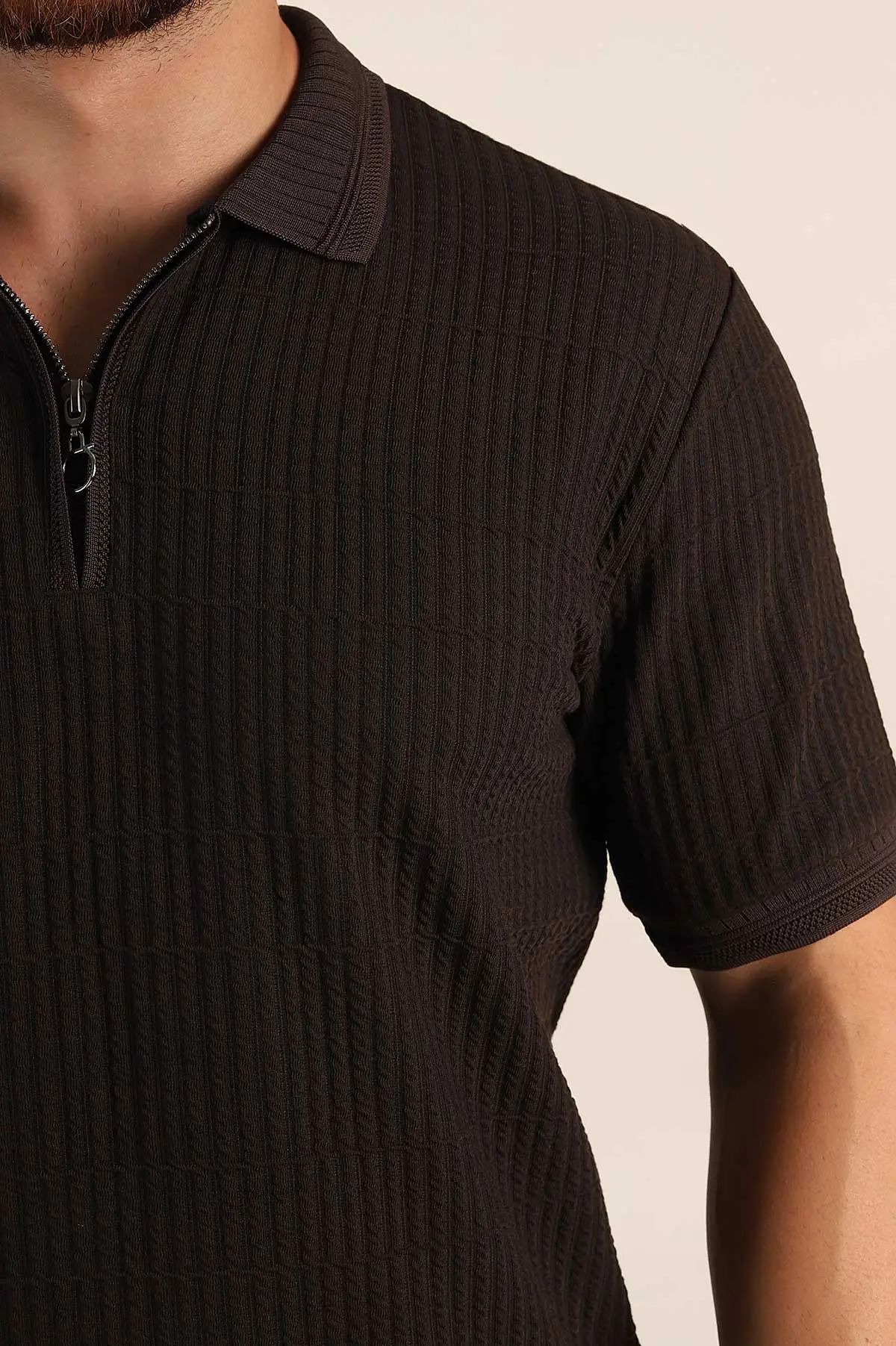 Kahverengi Relaxed Fit Çizgi Detaylı Fermuarlı Polo Yaka Erkek Tişört 370330
