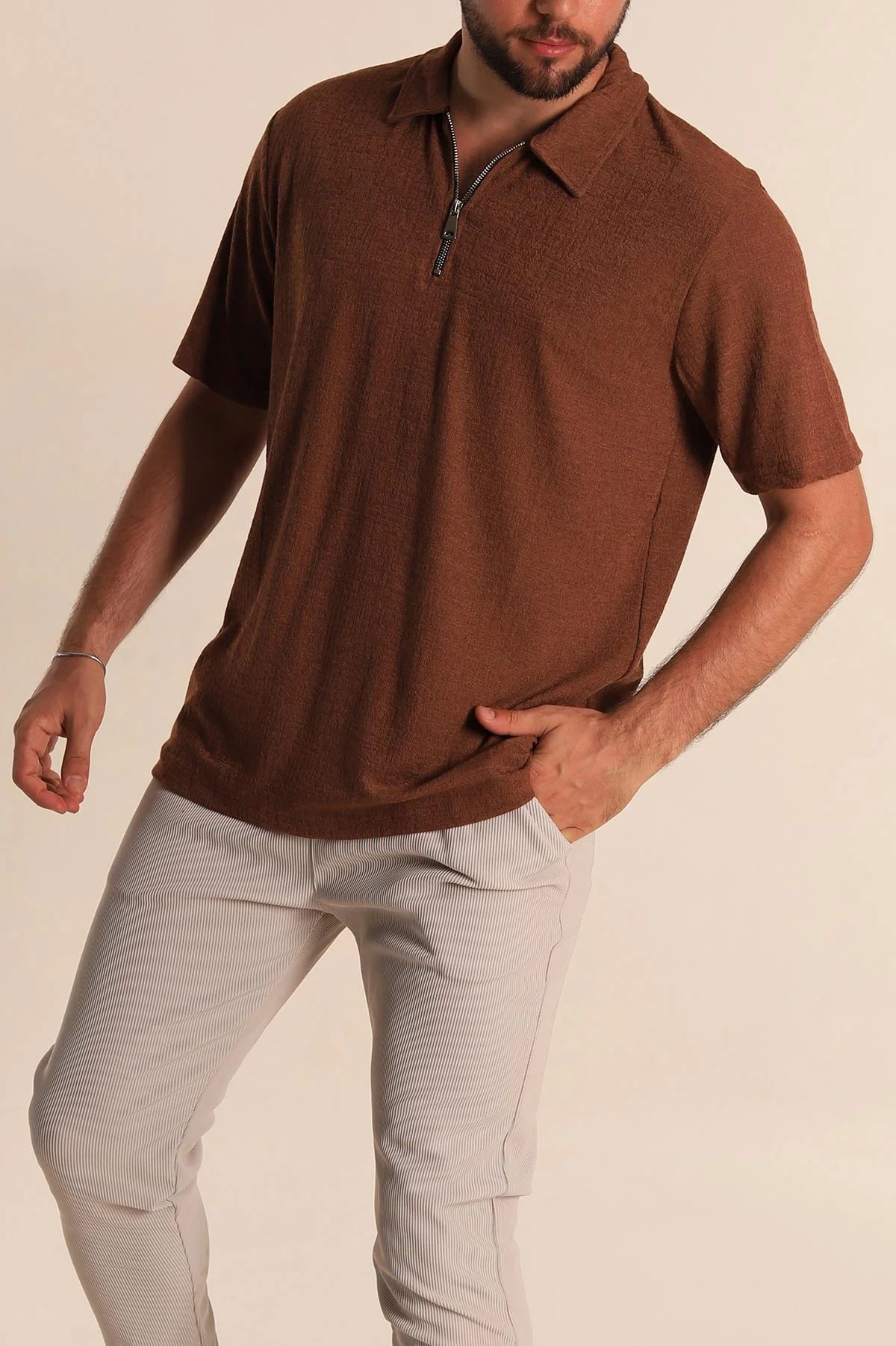 Kahverengi Relaxed Fit Desenli Fermuarlı Polo Yaka Erkek Tişört 279212
