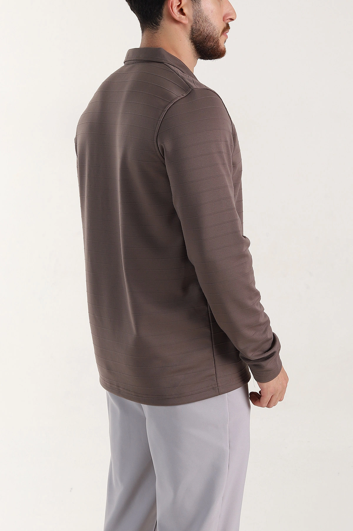 Kahverengi Relaxed Fit Jakarlı Kumaş Yazı Detaylı Polo Yaka Erkek Sweatshirt 399448