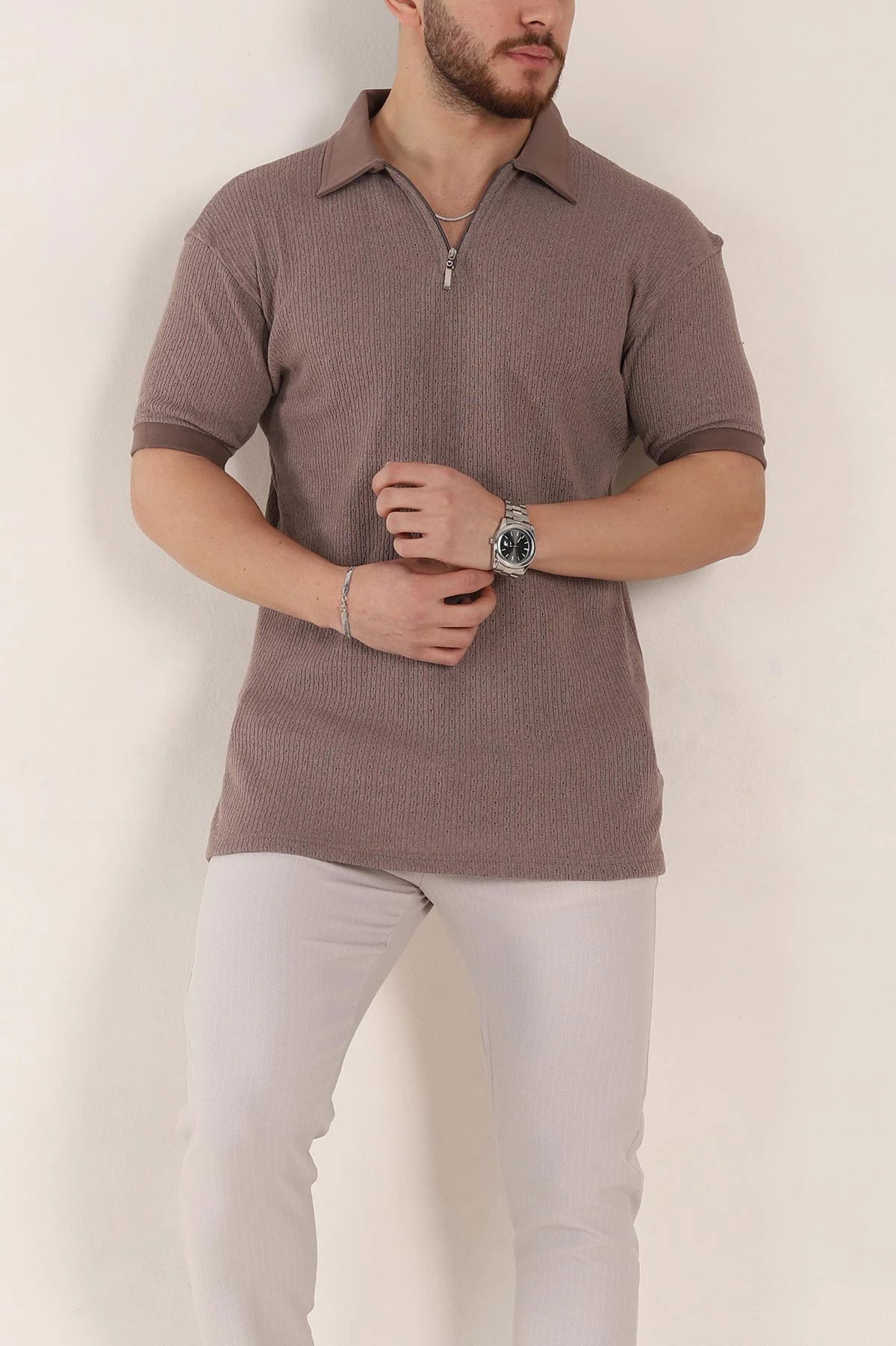 Kahverengi Relaxed Fit Mikro Delikli Fermuarlı Polo Yaka Erkek Tişört 352004