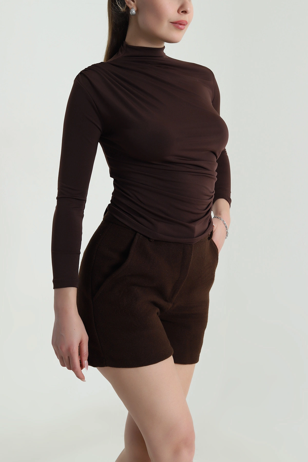 Kahverengi Yanı Büzgülü Sandy Kadın Bluz 491340