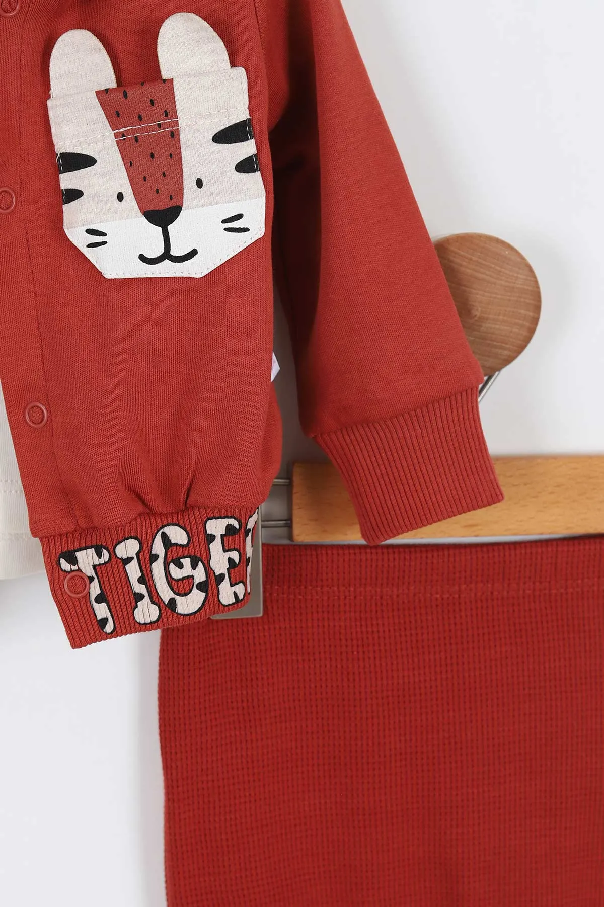 Kiremit (3-12 Ay) Tiger Baskılı Kapüşonlu İnterlok Erkek Bebek 3'lü Takım 335774