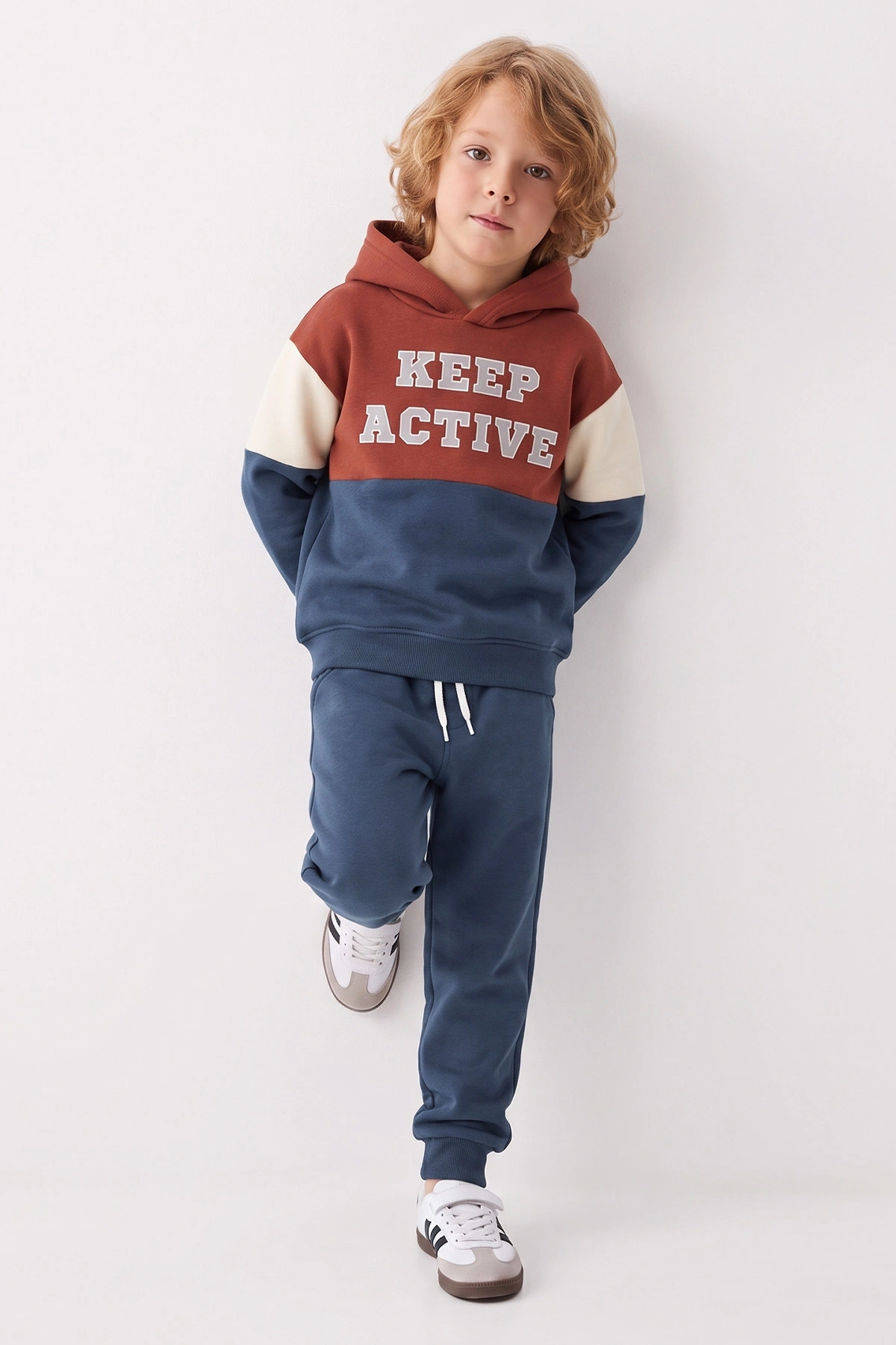 Kiremit Koyu Lacivert (4-12 Yaş)Kep Active Baskılı Kapüşonlu 3 İp Şardonlu Erkek Çocuk Kışlık Takım 491246