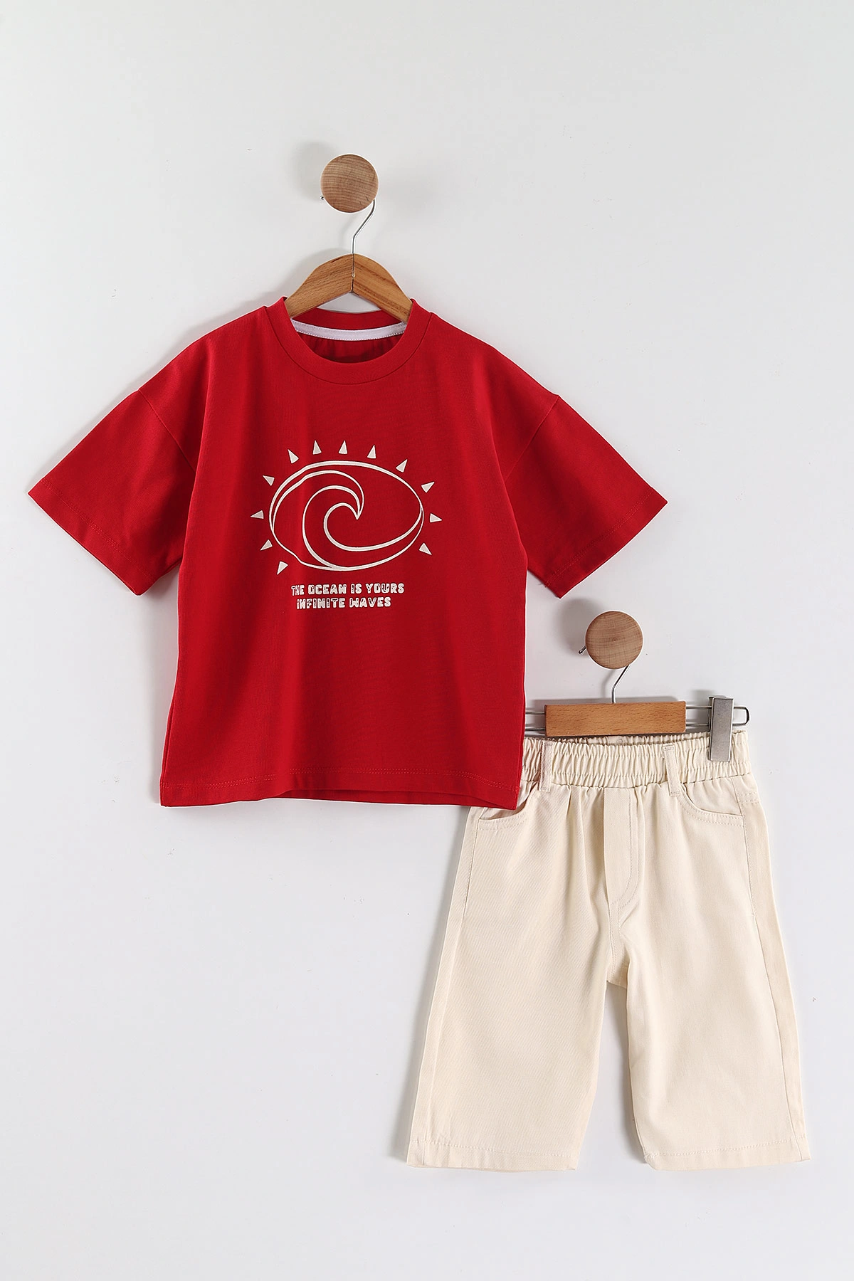 Kırmızı (2-10 Yaş)Baskılı Gabardin Şortlu Erkek Çocuk Takım 457406